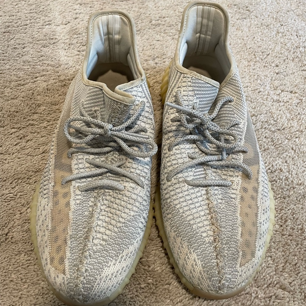 Good condition Yeezy cream sz 13 in men’s